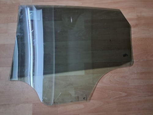 Seat	Ibiza 	2008-2016	Sağ Arka Kapı Camı	(Stok Kodu:	Se-13)