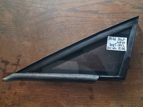 Seat	Leon	2005-2012	Sol Ön Kelebek Camı	(Stok Kodu:	Se-26)