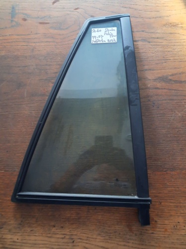 Skoda Fabia 1999-2007 Sağ Arka Kelebek Camı (Stok Kodu: Sk-60)