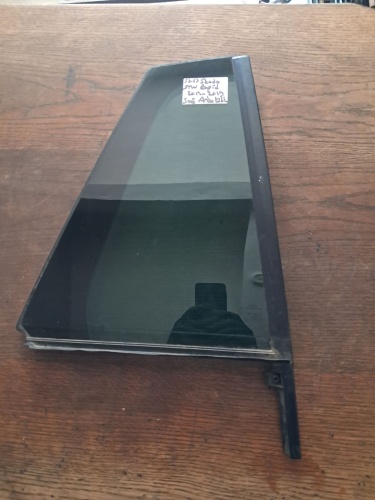 Skoda Rapid 2012-2019 Sağ Arka Kelebek Camı (Stok Kodu: Sk-67)