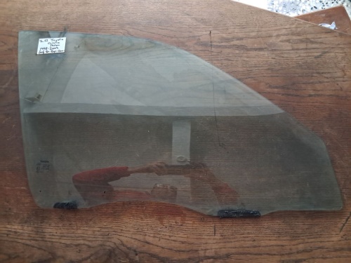 Toyota 	Corolla	1998-2002	Sağ Ön Kapı Camı	(Stok Kodu:	To-62)