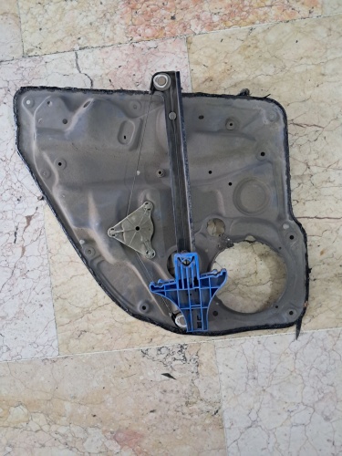 Volkswagen	Bora	Sağ Arka Kriko (Stok Kodu: Kr-136)