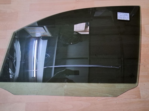Volkswagen	Caddy		Sol Ön Kapı Camı	(Stok Kodu:	VW-23)