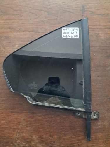 Volkswagen 	Jetta	2011-2017	Sağ Arka Kelebek Camı 	(Stok Kodu:	VW-75)