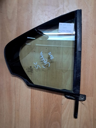Volkswagen	Jetta Sağ Arka Kelebek Camı 2012