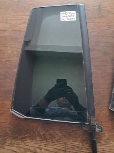 Volkswagen Tiguan Sağ Arka Kelebek Camı (Stok Kodu: VW-79)