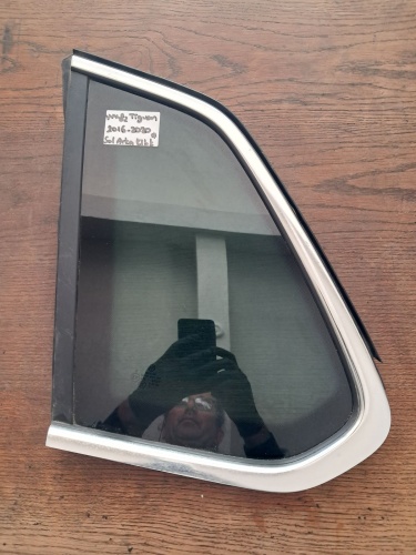 Volkswagen Tiguan Sol Arka Kelebek Camı (Stok Kodu: VW-82)